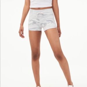 Gray camo drawstring volleyball short